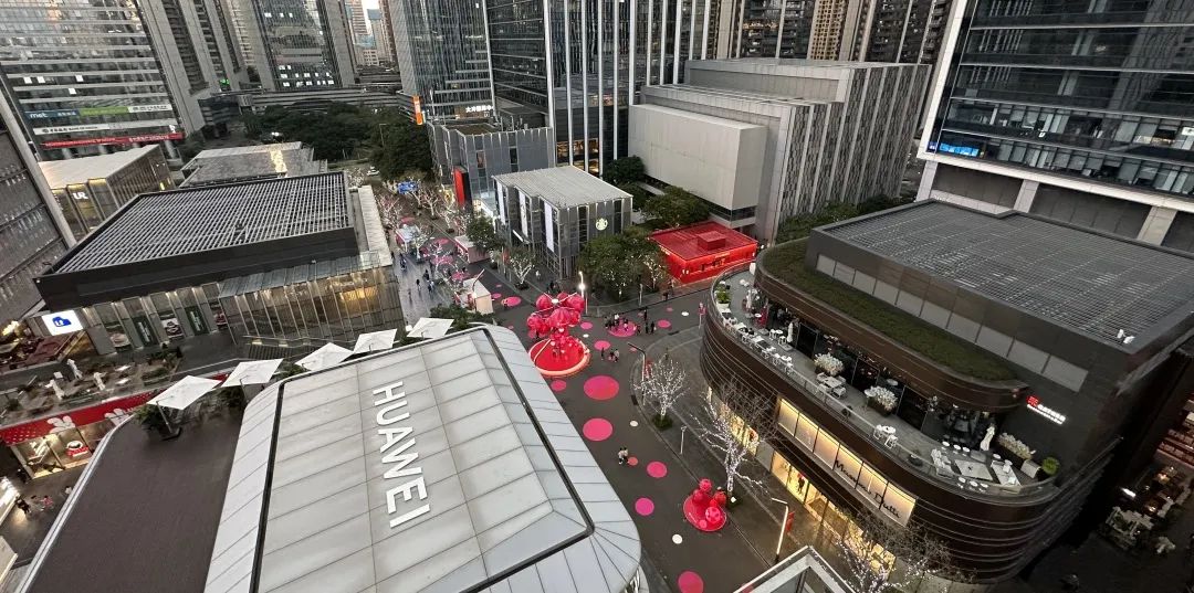 激发经济活力 建设消费中心