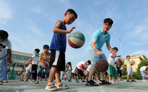 教育部：保障中小学生每天校内校外各1个小时体育活动时间