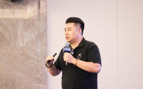 靓家居整装“铁三角”高效服务，AI整装设计快速落地