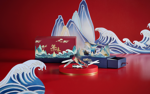 VICTORINOX 维氏推出 2026 中国文化典藏系列——年味之鲲鹏得志限定版瑞士军刀