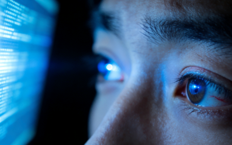 LOHO重磅发布EP手机镜 动态感光防护膜革新数码护眼