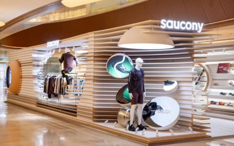 索康尼品牌认知度显著提升，年内新开旗舰店与概念店，中国市场门店增至175家
