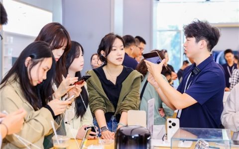 掀起抢购热潮！华为Pura X Max首销引爆市场