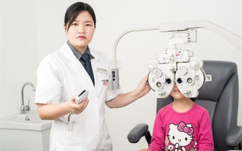 广信眼镜讲透青少年视力矫正！