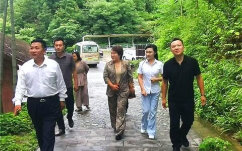 中央新影中学生频道《星光大舞台》栏目走进固始参观考察